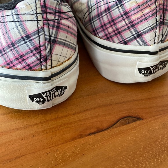 VANS Pink Plaid Sneakers | Women’s 8 | The Authentic Shoe | Canvas - Picture 4 of 8